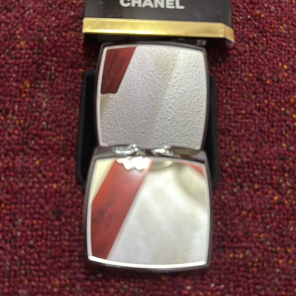 CHANEL Limited Edition Compact Mirror Duo Rouge Noir - Picture 10 of 12